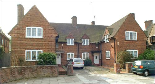 04-6 Rotherwick Road